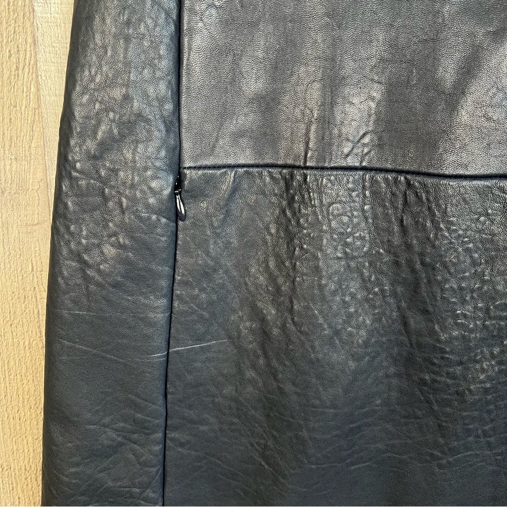 Veda Dress Womens 100% Leather
Fresca Mini Dress Size Medium Navy-V
Neck Casual - Picture 4 of 9
